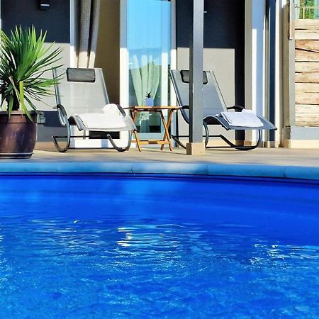 Holiday House Boost With Heated Pool Klis Экстерьер фото