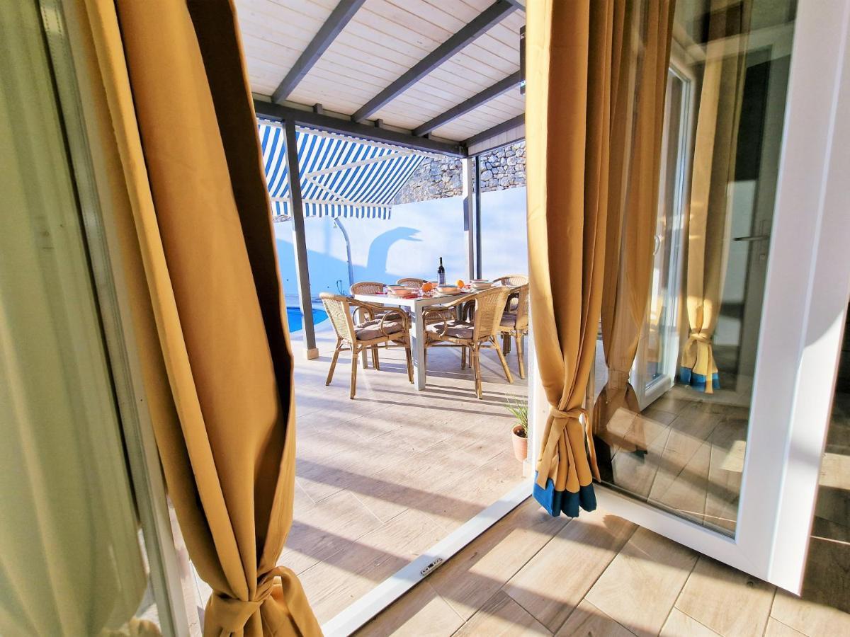 Holiday House Boost With Heated Pool Klis Экстерьер фото