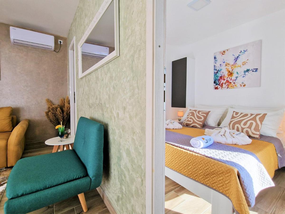 Holiday House Boost With Heated Pool Klis Экстерьер фото
