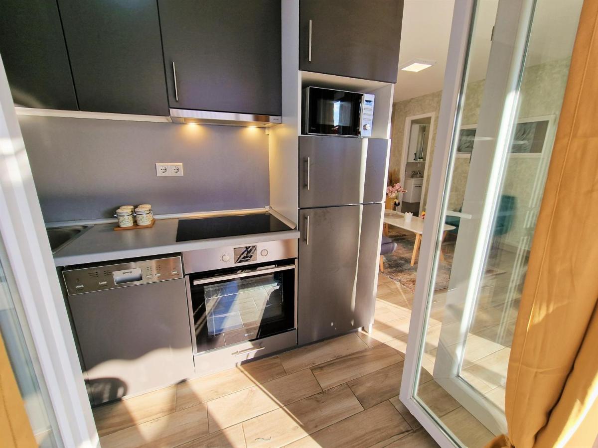 Holiday House Boost With Heated Pool Klis Экстерьер фото