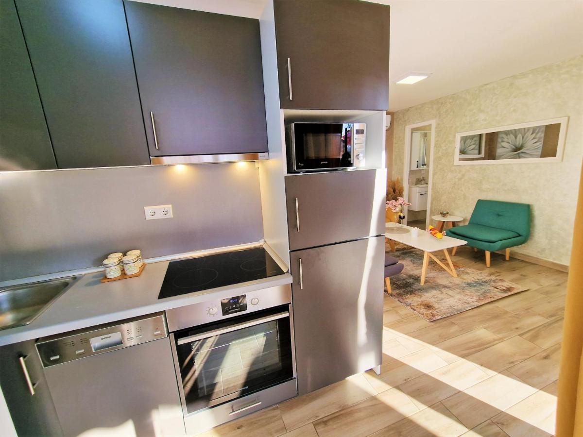 Holiday House Boost With Heated Pool Klis Экстерьер фото