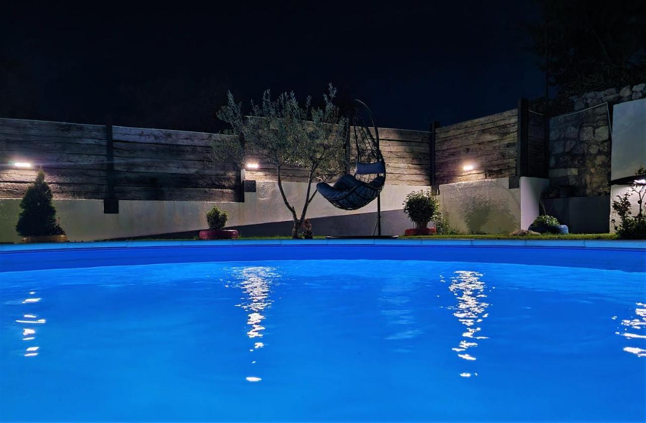 Holiday House Boost With Heated Pool Klis Экстерьер фото