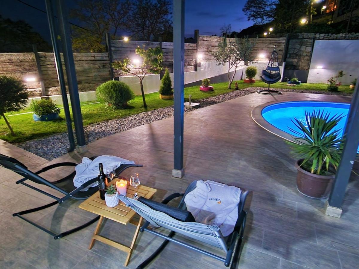 Holiday House Boost With Heated Pool Klis Экстерьер фото